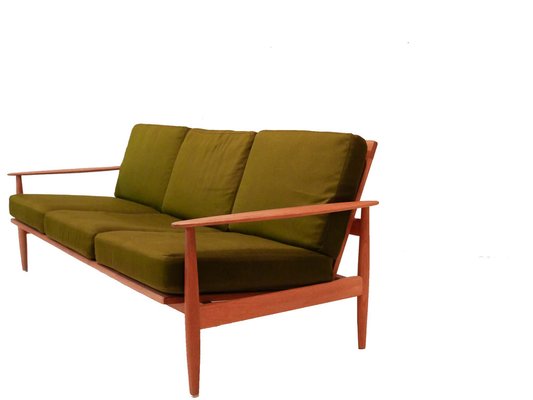 Vintage Sofa in the style of Hans J. Wegner-OGU-1287045