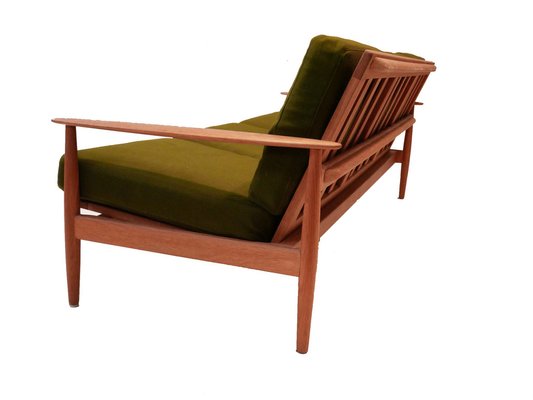 Vintage Sofa in the style of Hans J. Wegner-OGU-1287045