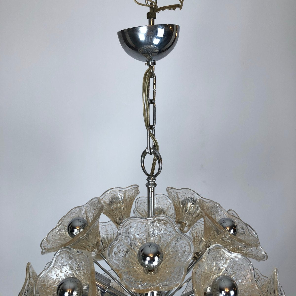 Vintage Sputnik Chandelier with 35 Glass Flowers from Venini, 1970s