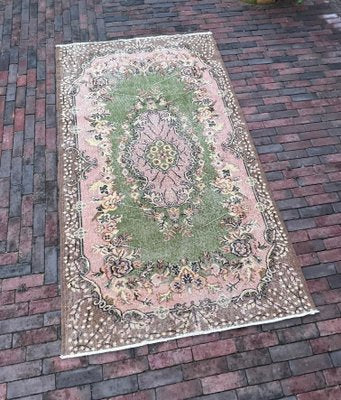 Vintage Usak Rug in Green and Pink-ORQ-1425055