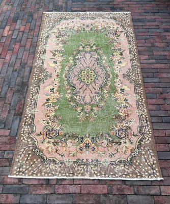 Vintage Usak Rug in Green and Pink-ORQ-1425055