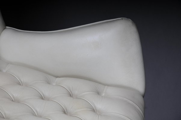 Vintage White Leather Chesterfield Armchair-FLW-1402096