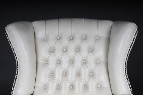 Vintage White Leather Chesterfield Armchair-FLW-1402096