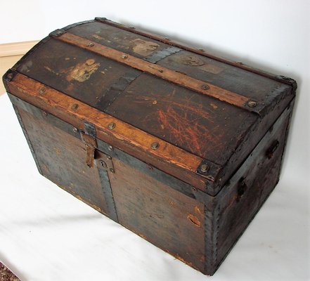 Vintage Wood and Metal Trunk-XHP-1250662