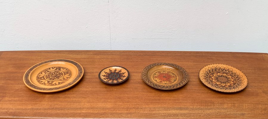 Vintage Wooden Wall Plates, Set of 4-UAH-1313369