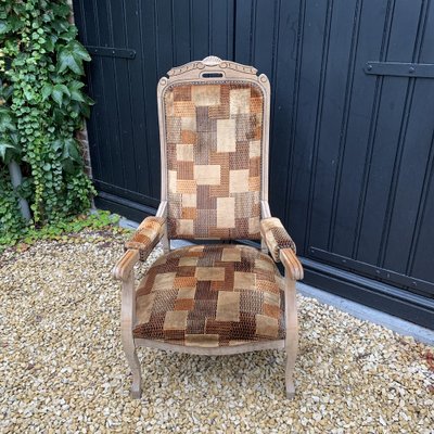 Voltaire Chair with Carved Ridge-VBM-1408004