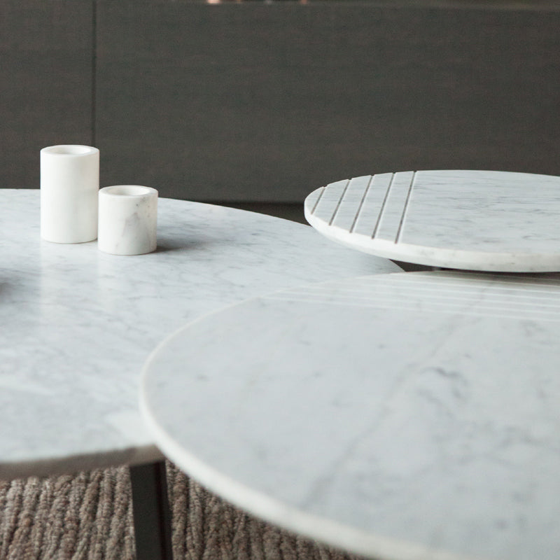 Round Coffee Table Groove by Vincent Sheppard #Ø96 x H30 / Carrara marble / Black