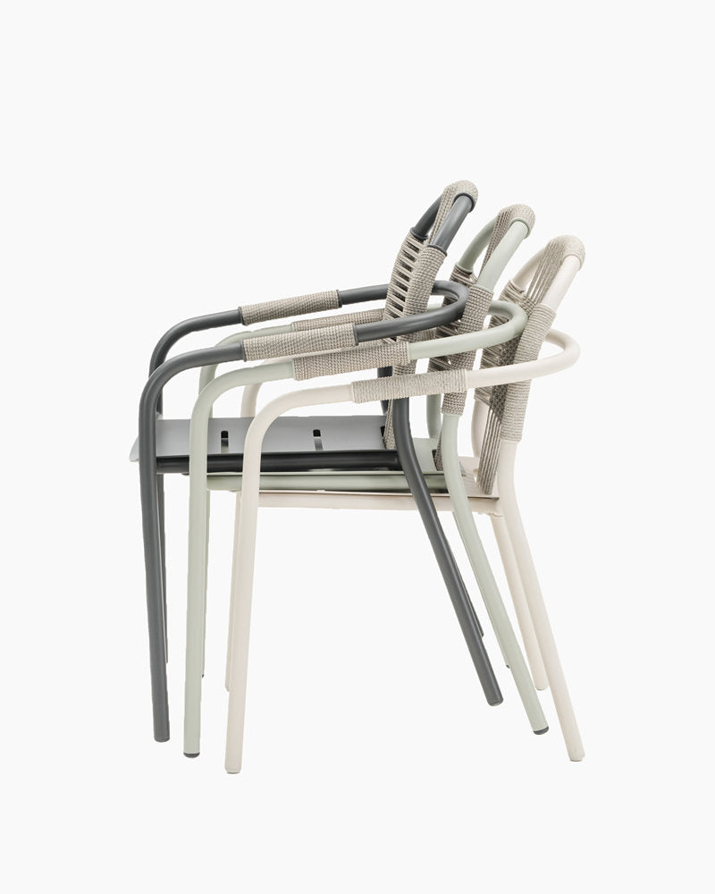 CLEO - Aluminium garden chair with armrests by Vincent Sheppard