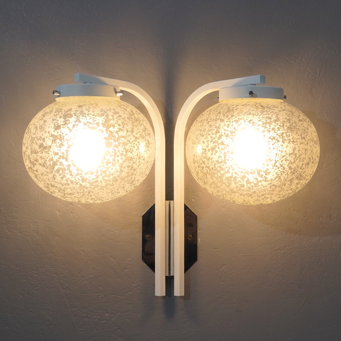 Wall Light with Double Glass Diffuser from Stilnovo, 1960s