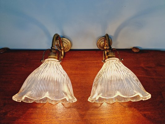 Wall Lights in Gilded Bronze and Grooved Glass from Holophane, 1920s, Set of 2-FAX-1733863