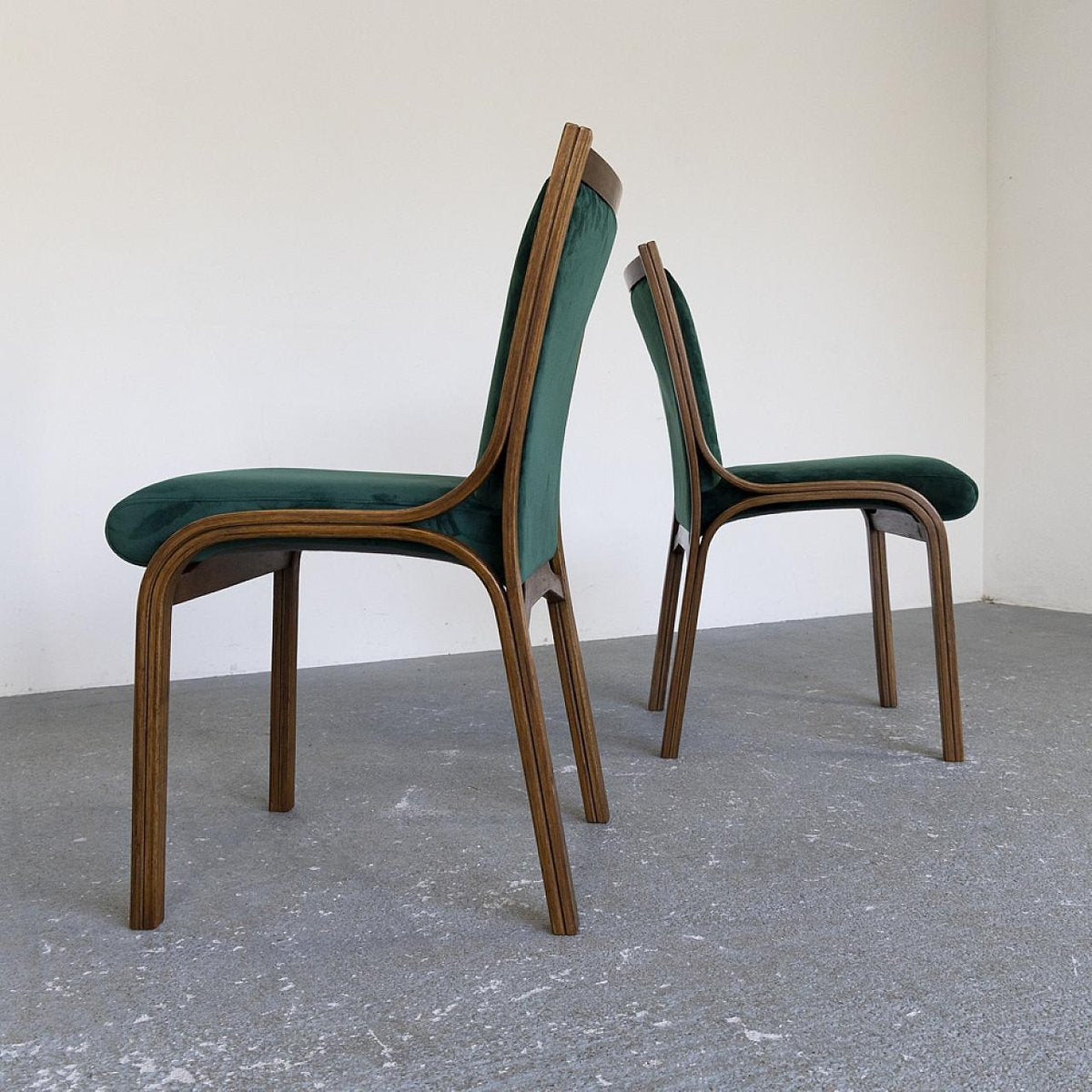 Walnut and Velvet Cavour Chairs by Gregotti, Meneghetti and Stoppino for Sim, 1960s, Set of 4