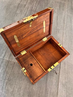 Walnut & Brass Travel Box, 1790s-SEI-1431987