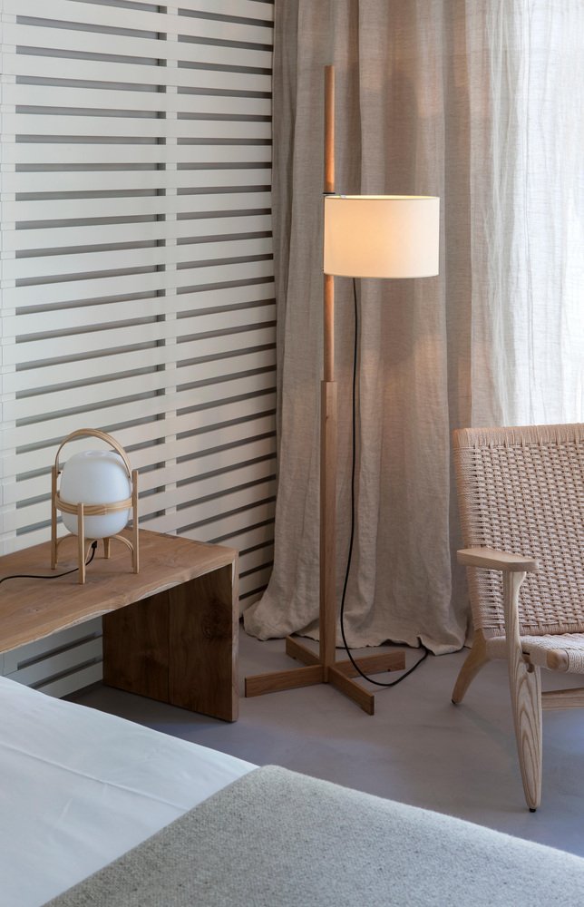 White and Walnut Wood TMM Floor Lamp by Miguel Milá