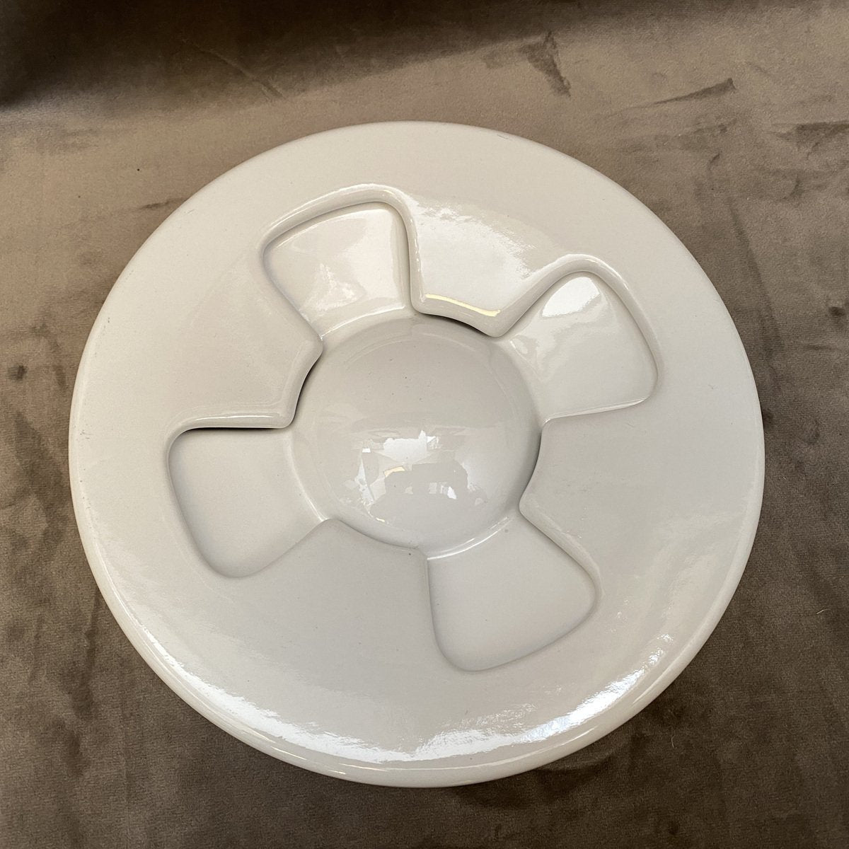 White Ceramic Ashtray by Mangiarotti for Brambilla, 1970s