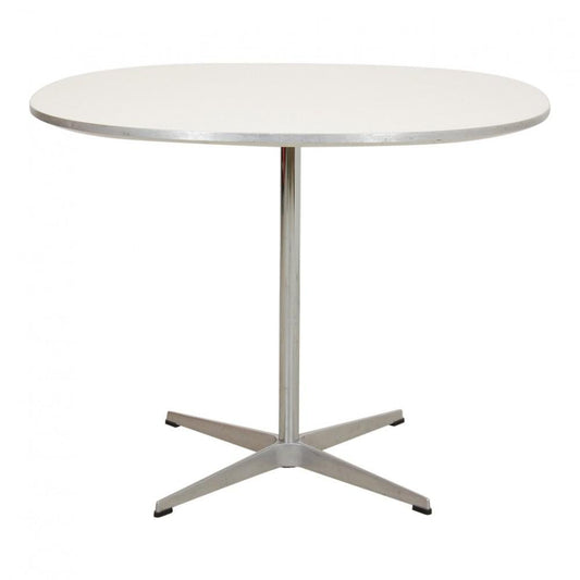 White Circular Cafe Table by Arne Jacobsen for Fritz Hansen