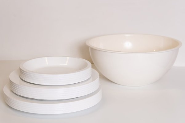 White Picnic Set from Guzzini, 1970s, Set of 28-PCO-1789100