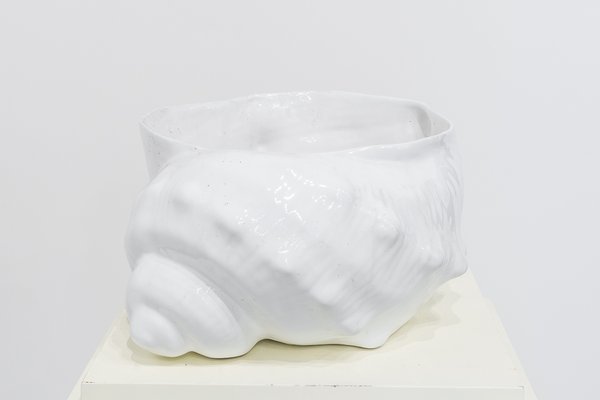 White Shell Shaped Ceramic Pot, 1960s-UJE-665025