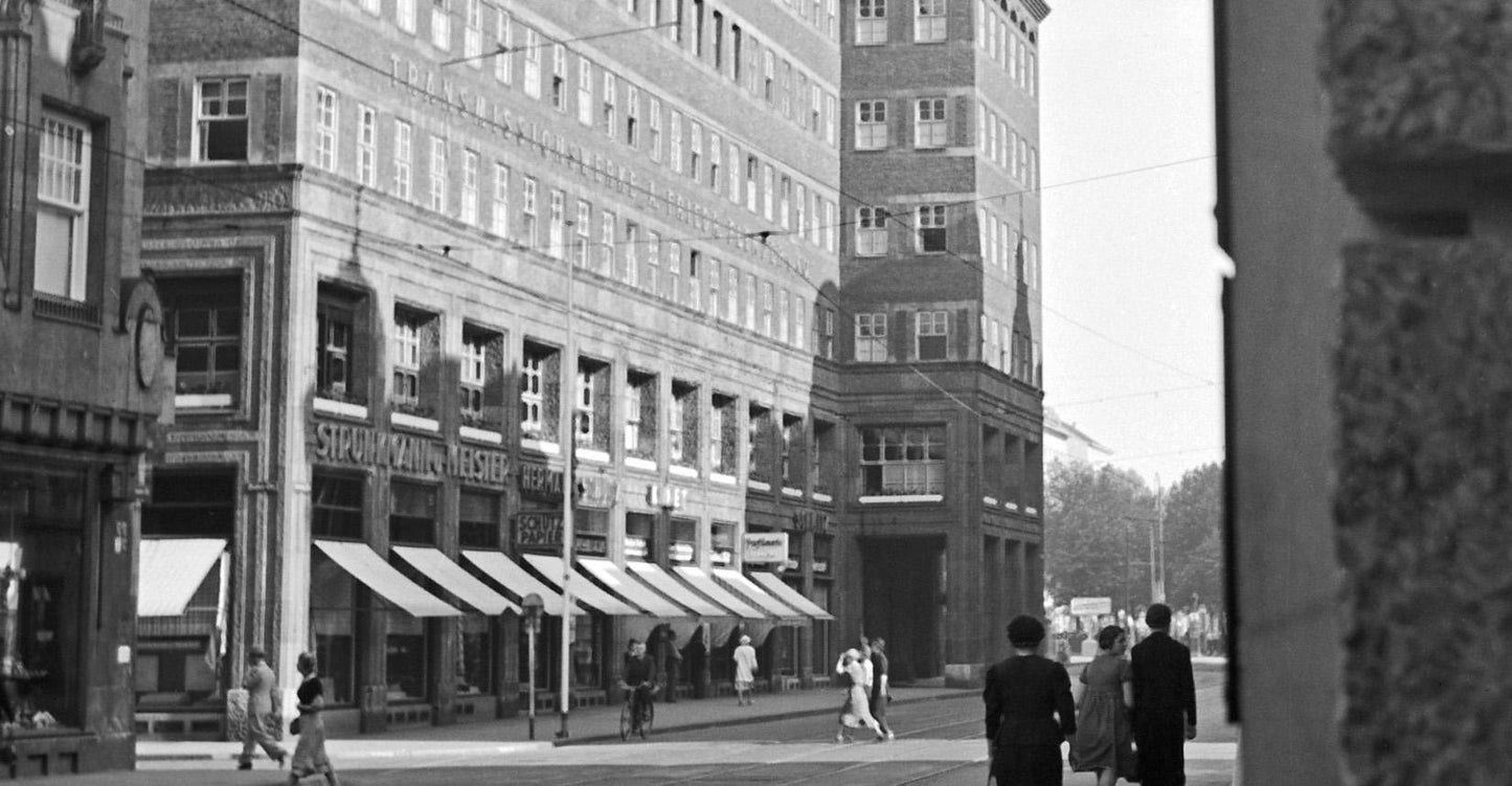 Wilhelm Marx Skyscraper at Duesseldorf City Centre, Germany 1937