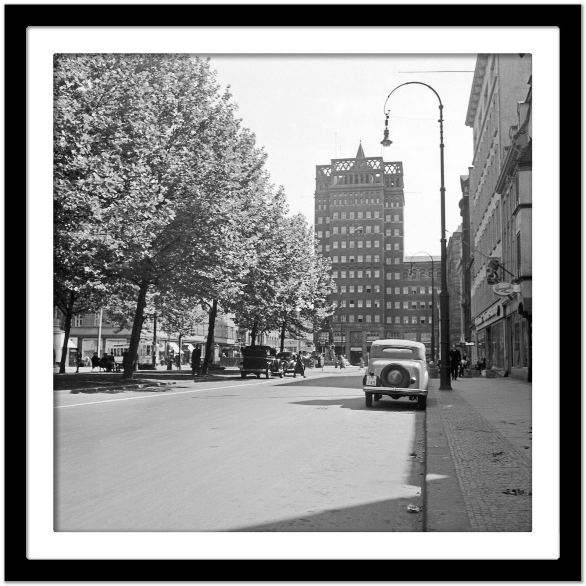 Wilhelm Marx Skyscraper at Duesseldorf City Centre, Germany 1937