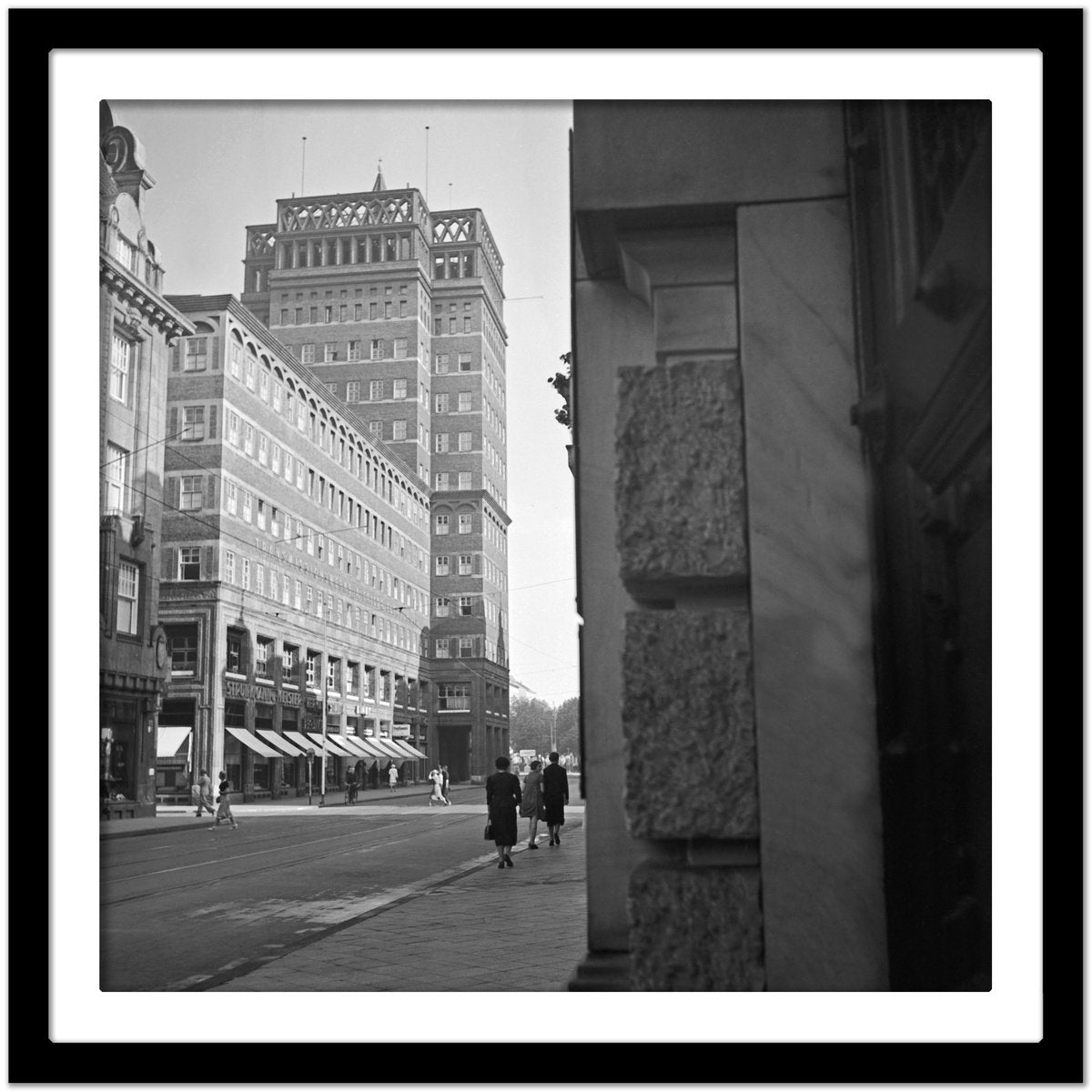 Wilhelm Marx Skyscraper at Duesseldorf City Centre, Germany 1937