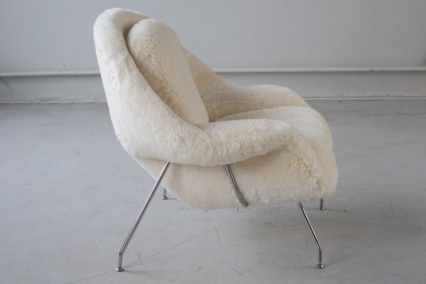 Womb Chair and Ottoman in Fluffy White Fabric by Eero Saarinen, 1948, Set of 2-IXA-1787025