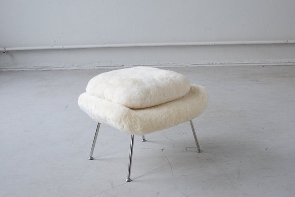 Womb Chair and Ottoman in Fluffy White Fabric by Eero Saarinen, 1948, Set of 2-IXA-1787025