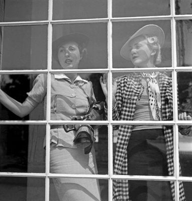 Women Spa Resort Cannstatt Through Window, Stuttgart Germany, 1935-DYV-988141