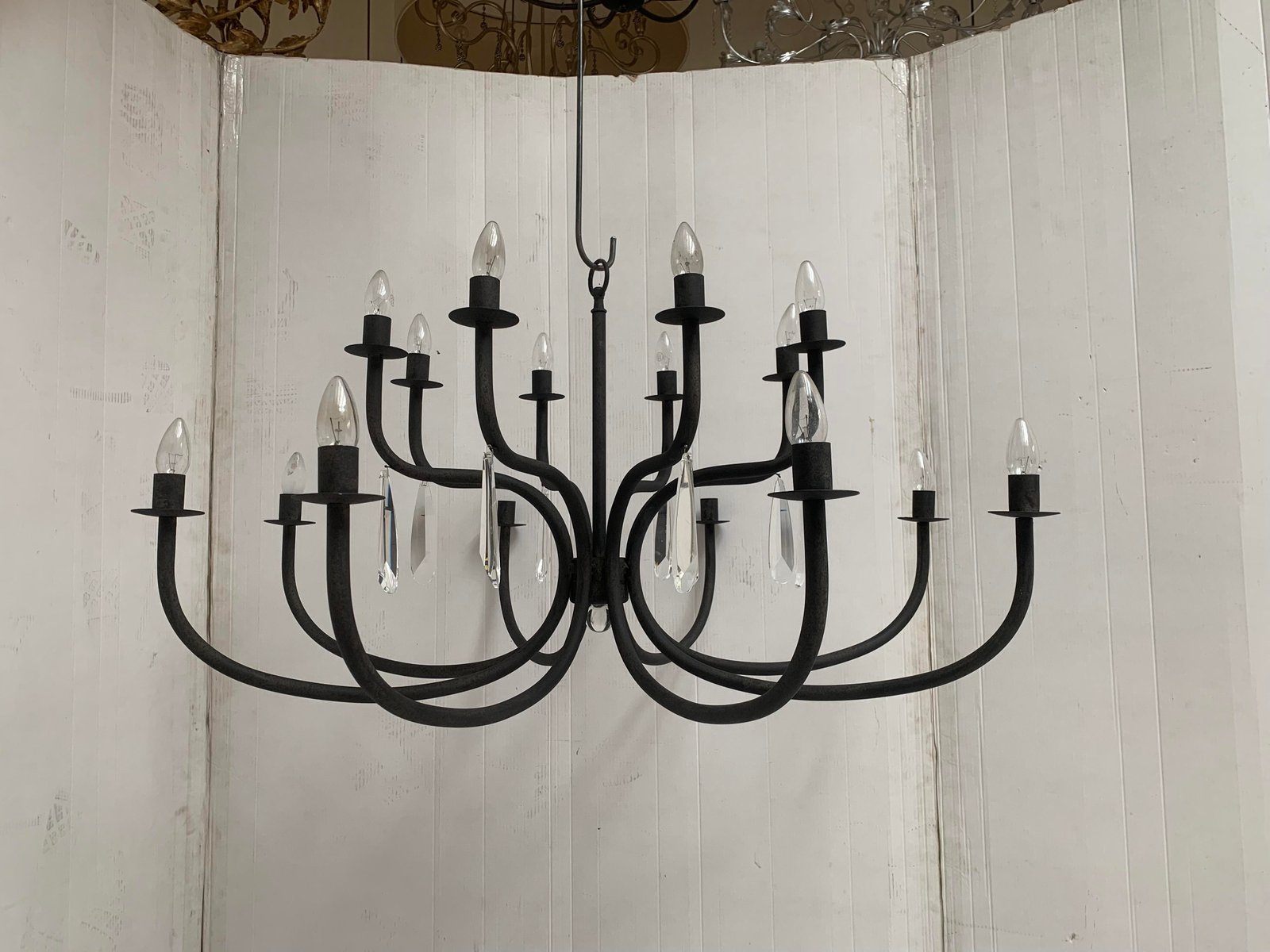 Wrought Iron Florentine Art 20-Light Chandelier in Matte Black Metal from Simoeng