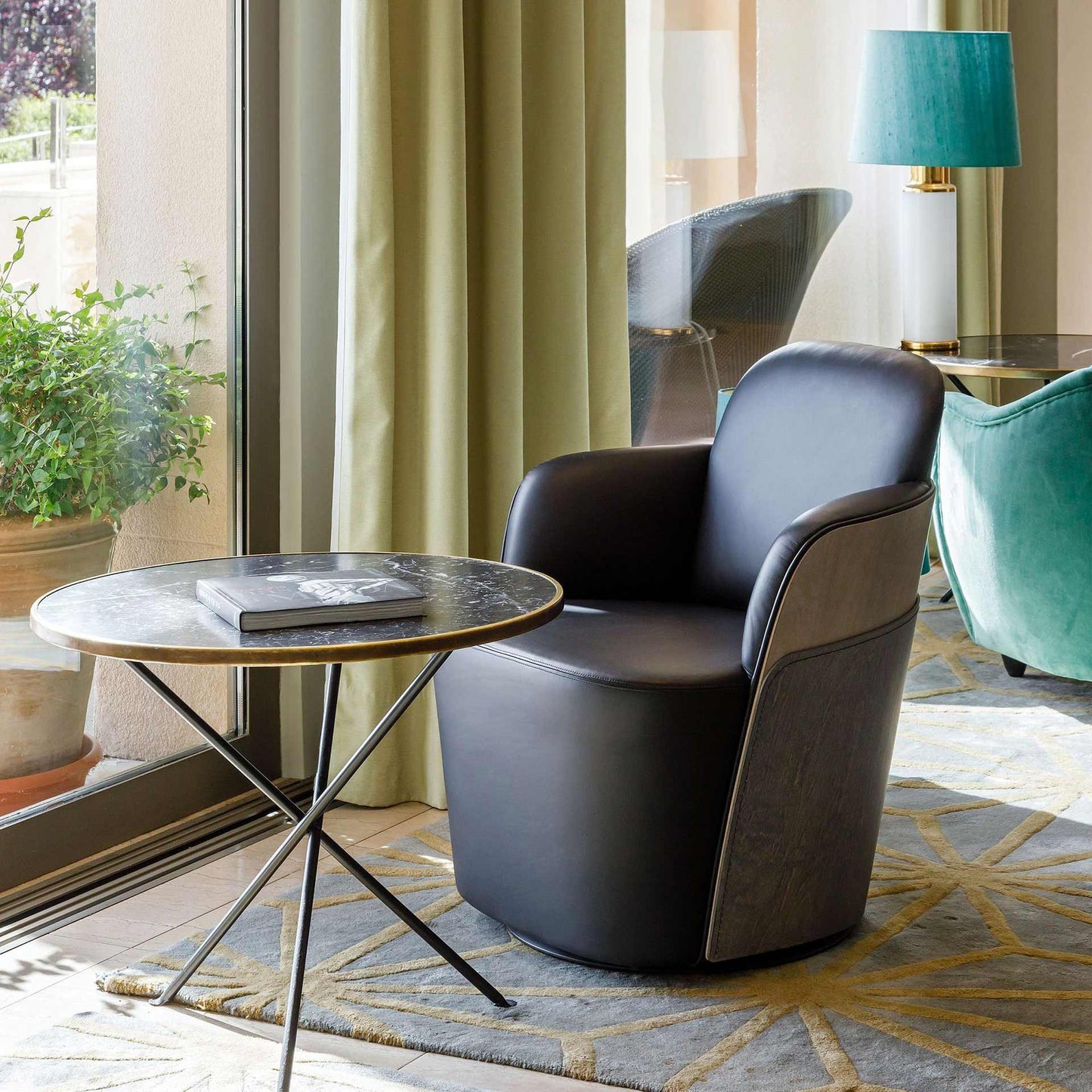 LITTLE COUTURE - Swivel easy chair with armrests