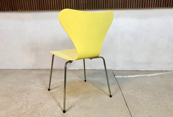 Yellow Danish Series 7 Stackable Model 3107 Dining or Desk Chair by Arne Jacobsen for Fritz Hansen, 1955-JP-948897