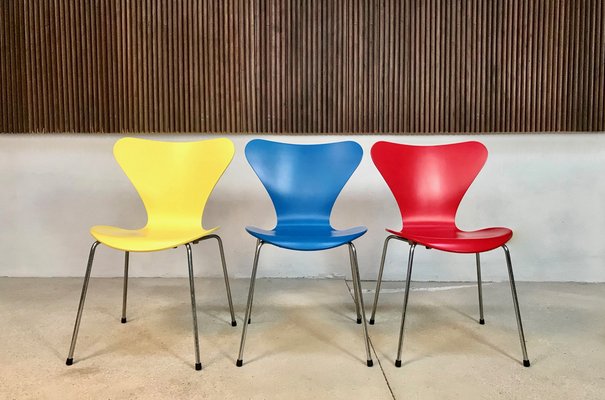 Yellow Danish Series 7 Stackable Model 3107 Dining or Desk Chair by Arne Jacobsen for Fritz Hansen, 1955-JP-948897