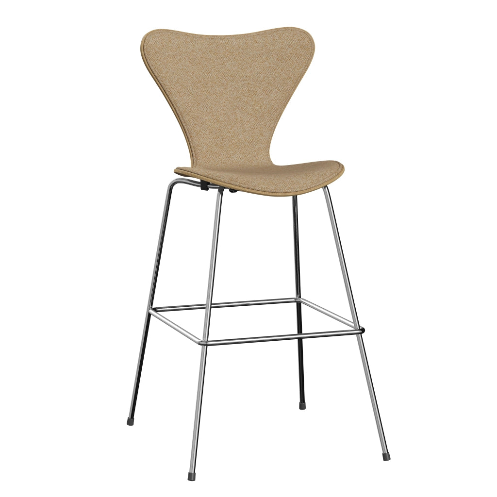 Series 7™ - 3197, Front Upholstered by Fritz Hansen