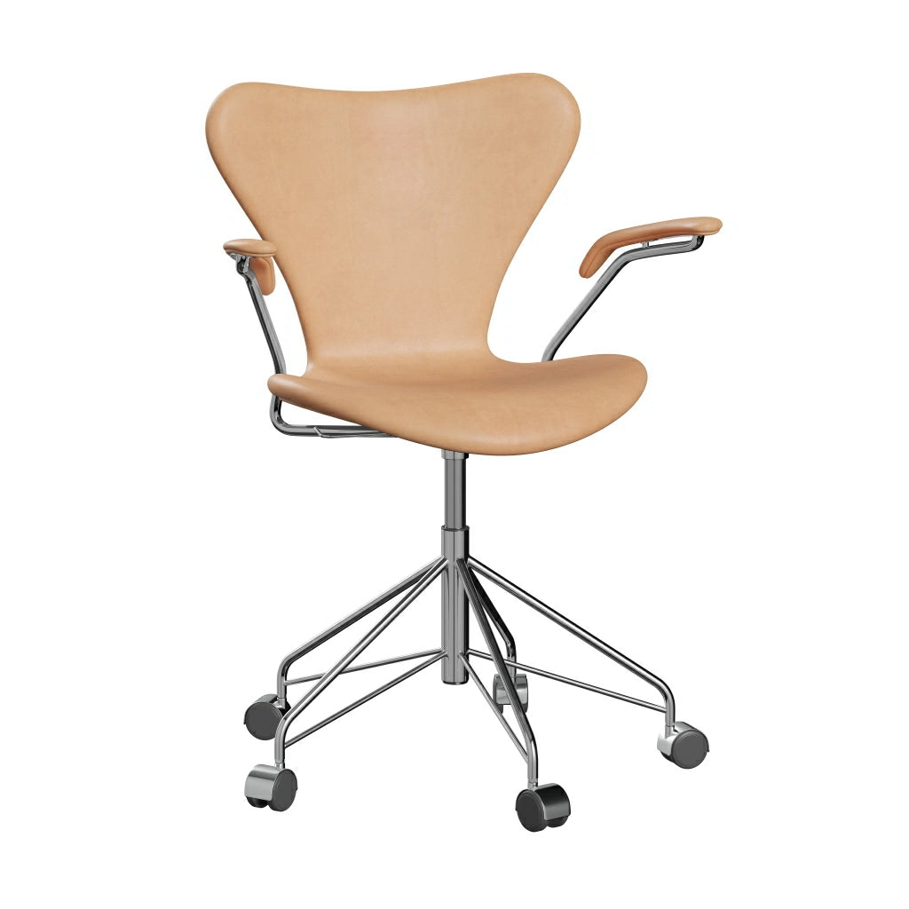 Series 7™ - 3217, Fully Upholstered by Fritz Hansen