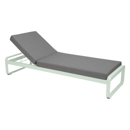 BELLEVIE PREMIUM SUNLOUNGER by Fermob