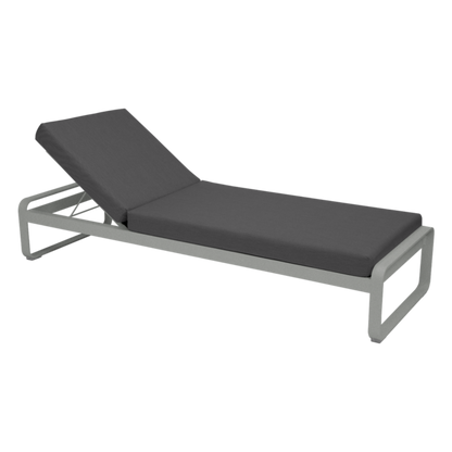 BELLEVIE PREMIUM SUNLOUNGER by Fermob