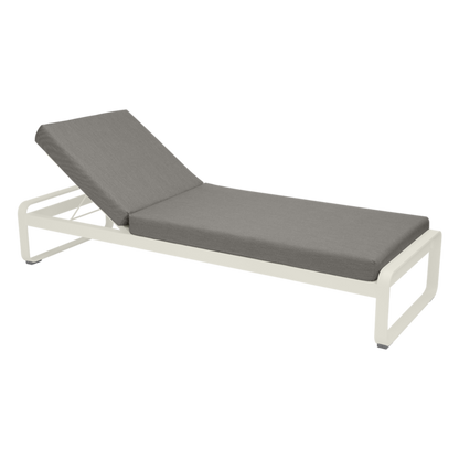 BELLEVIE PREMIUM SUNLOUNGER by Fermob