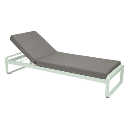 BELLEVIE PREMIUM SUNLOUNGER by Fermob