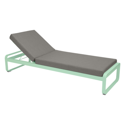 BELLEVIE PREMIUM SUNLOUNGER by Fermob