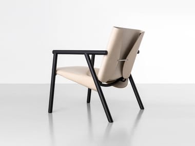 1085 EDITION - Tanned leather easy chair with armrests by Kristalia