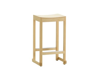 ATELIER - Wooden stool by Artek