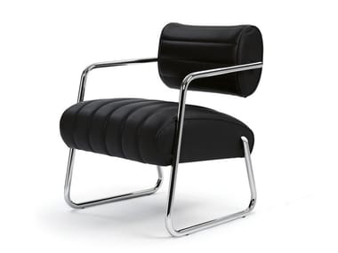 BONAPARTE - Easy chair with armrests by Classicon