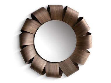 BRISA - Round wall-mounted walnut mirror by Nomon