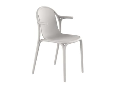 BROOKLYN - Stackable garden chair with armrests by Vondom