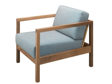 BYRON - Solid wood armchair with armrests by e15