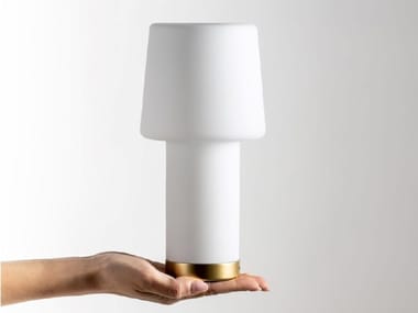 CAMEO - Rechargeable blown glass table lamp by FontanaArte