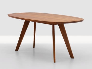 CENA - Oval solid wood dining table by Zeitraum