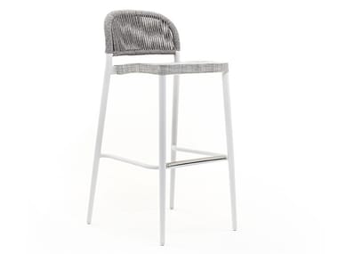 CLEVER - High powder coated aluminium garden stool by Varaschin