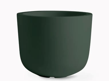 CUP - Round polyethylene garden vase by Serralunga