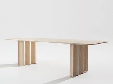 CURTAIN - Solid wood dining table by Zeitraum