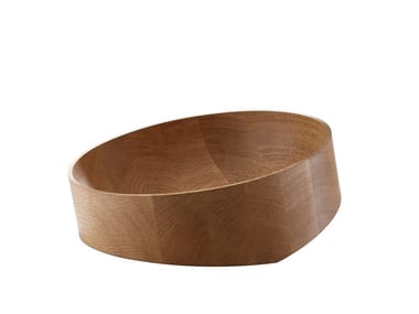 CUT - Wooden centerpiece by Tecta